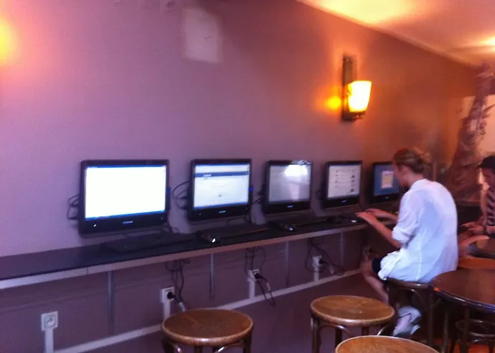 Aloha Eiffel Tower By Hiphophostels *