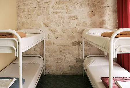 Хостел Aloha Eiffel Tower By Hiphophostels